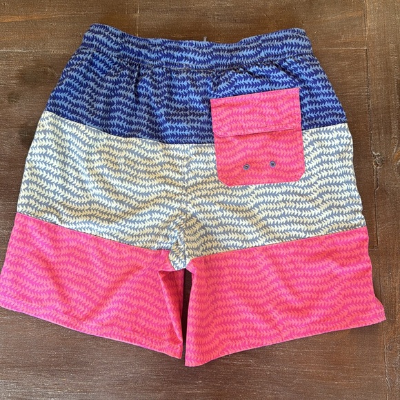 Vineyard Vines Boys' Pieced Chappy Swim Trunks Lined L 16 EUC Pocket Blue Pink - Picture 5 of 14